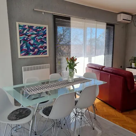 Appartement New Comfortable App Dora *