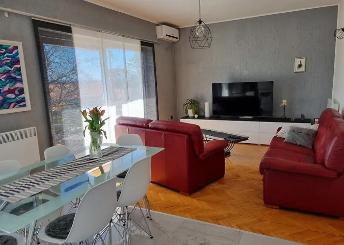 New Comfortable App Dora Apartament